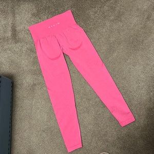 NVGTN Hot Pink Contour Seamless Leggings - Medium